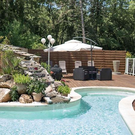 Mas Des Sentes Petit T1 Apartment Nans les Pins Bagian luar foto