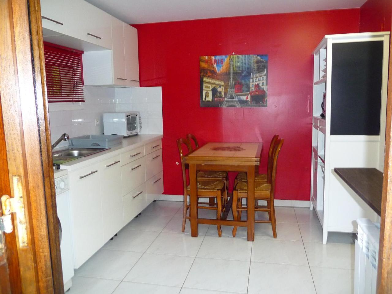 Mas Des Sentes Petit T1 Apartment Nans les Pins Bagian luar foto
