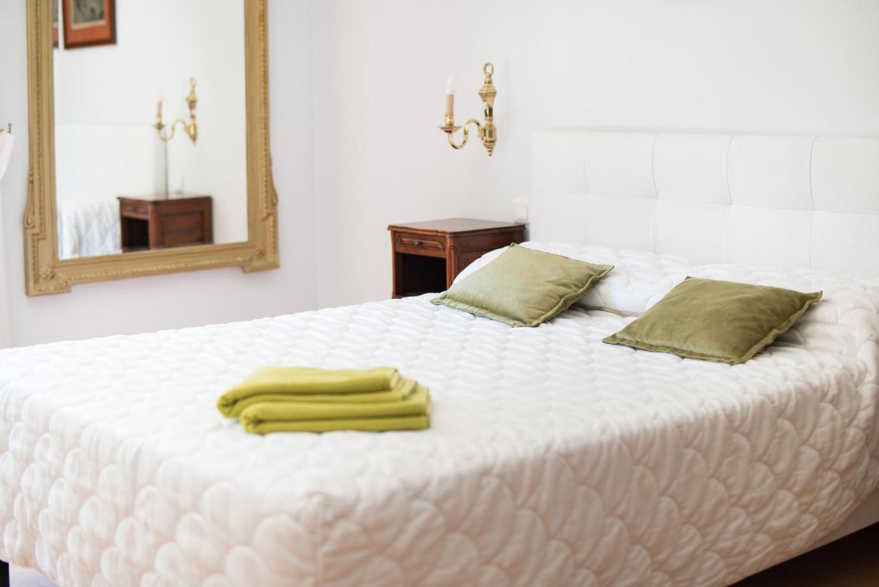 Mas Des Sentes Petit T1 Apartment Nans les Pins Bagian luar foto