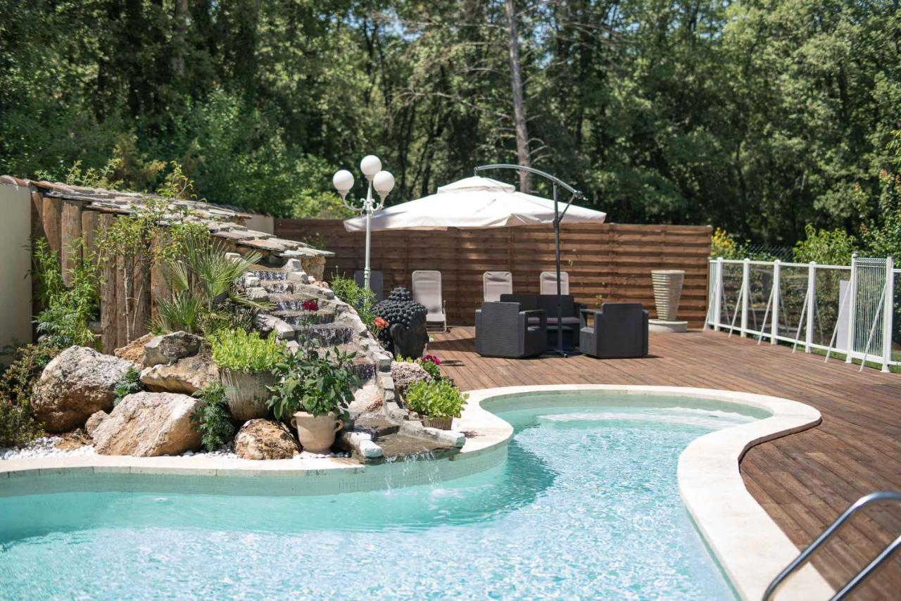 Mas Des Sentes Petit T1 Apartment Nans les Pins Bagian luar foto