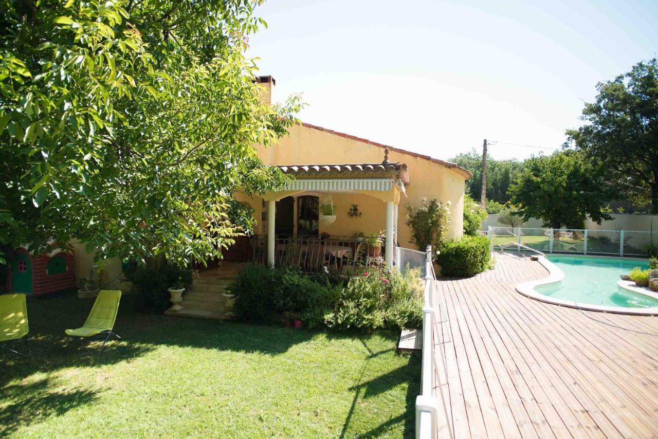 Mas Des Sentes Petit T1 Apartment Nans les Pins Bagian luar foto